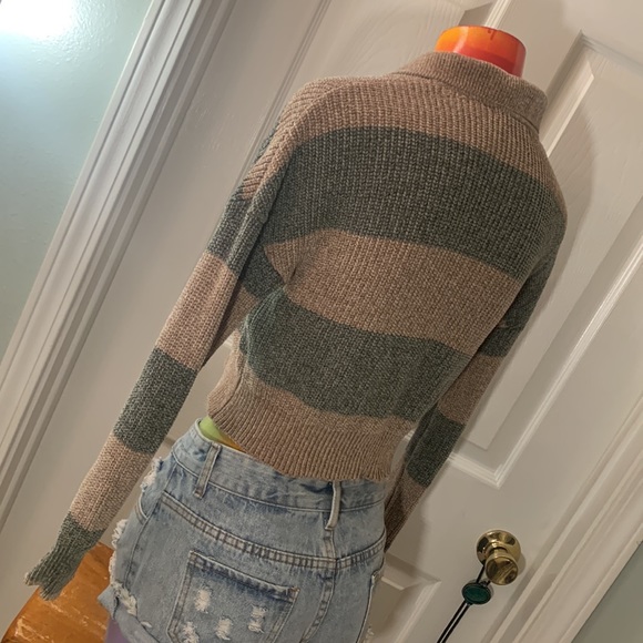 NIKKA K Freddy Tan and Green Crop Top - Picture 5 of 13